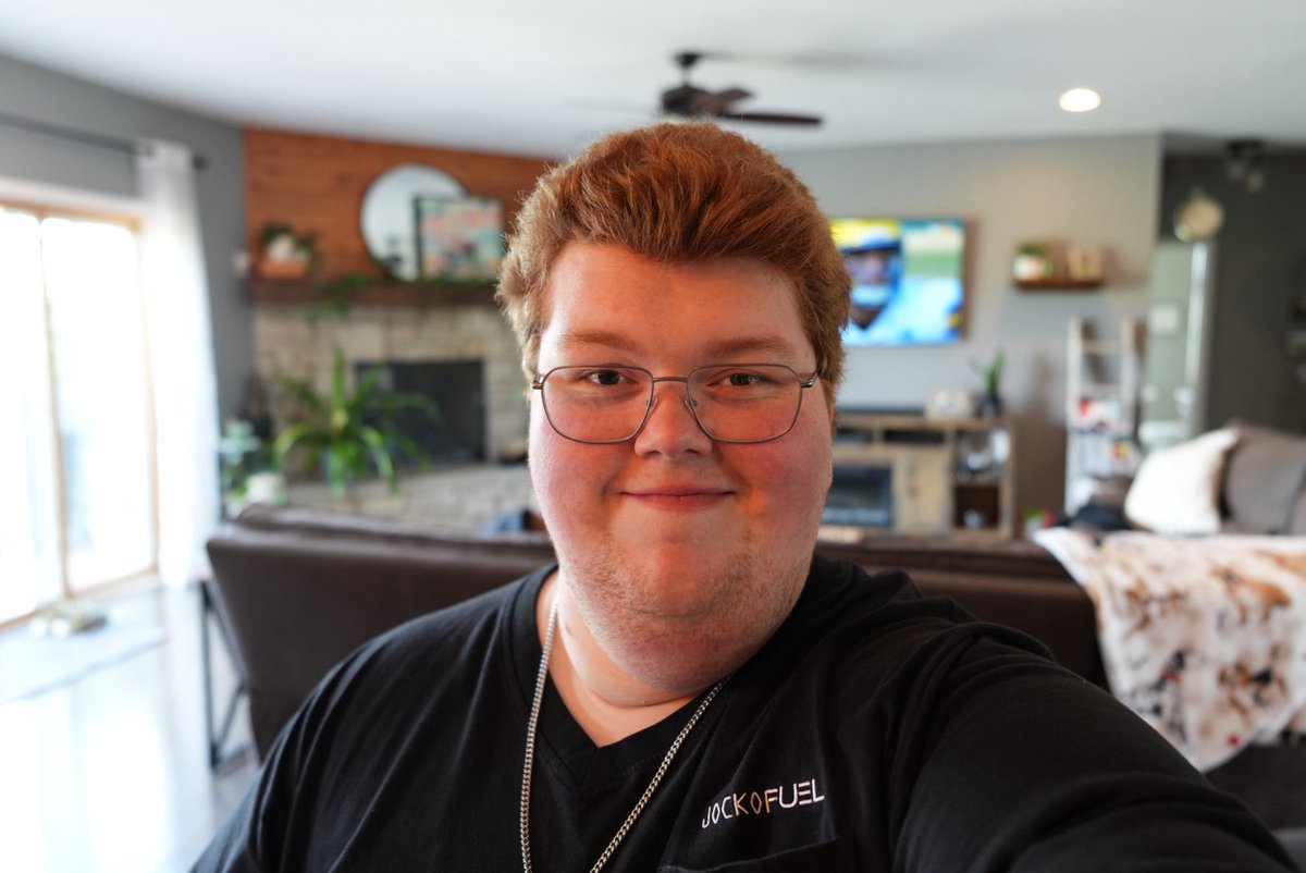 EthanBenard's tweet image. New camera lens 😁

Recording my first video with it today 👀 #sonyalpha #cameragear