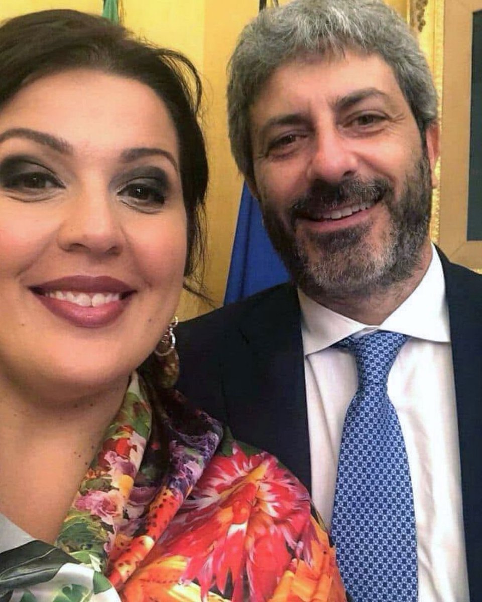 In bocca al lupo a <a href="/Roberto_Fico/">Roberto Fico</a> per la nuova e ambiziosa sfida che lo attende! 
Dal primo giorno, il suo impegno nel Movimento ha lasciato il segno: coerenza, visione e passione.
Nel nuovo percorso verso la guida della Regione Campania, ha tutto il mio sostegno e la mia fiducia.