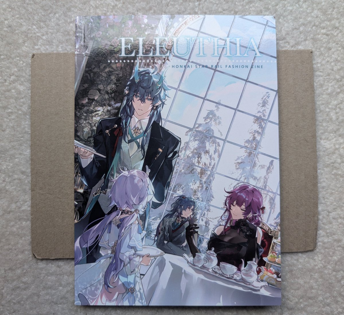 EDSFiona's tweet photo. My zine from @HonkaiSRZine has arrived at last! All the outfits make everyone look super cool >_<! https://t.co/raS7qNNIvv
