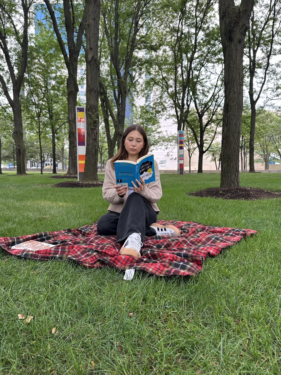 Happy National Read A Book Day! There are so many great places to read in the park!

Here are some of our favorites!
📍Locust Grove
📍Celebration Plaza
📍Canal Walk
📍Celebration Plaza Amphitheater 

What is your favorite place to read in the park? 📚