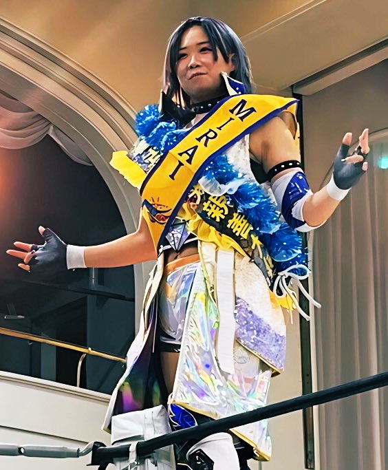 hajisan823's tweet photo. 9.7 三重大会
#MIRAISS #宮古市観光親善大使 #pw_mg 
#DSGP #MIRAIが1番

ヨッシャー！！！！！！
昨日の富山大会MIRAIさんが勝利！！

まだまだ諦めない！！
まだまだこっから巻き返しだ❤️‍🔥

そして今日の三重大会はきずなさんと激突💥

きずなさんと対戦した時は執拗な腕攻めに
苦しめられた印象で油断出来ない相手！！

しかし関節技では
MIRAIさんの右に出る人はいないほど
多種多様な関節技を持っているだけに
今日のきずなさんとのグラウンドの攻防は
楽しみでしかない一戦だ🔥

昨日の勝利を勢いに変えて
今日も勝利で9.14後楽園に望みを繋ぐ！！

今日も遠くからだが声を電波に乗せて
MIRAIさんを魂込めて全力応援❤️‍🔥

そしてMIRAIさんのサイン会もあるので
三重大会に行かれる方は
是非MIRAIさんのサイン会にも参加して
幸せな1日を過ごして下さいね☺️

※素敵なお写真ありがとうございます😊