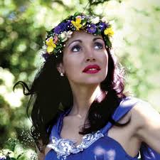 MuertosArg's tweet photo. 07/09/1996 murió Gilda.
Cantante y compositora, arrancó como maestra pero llegó al éxito en la cumbia en solo 6 años de carrera.
Con solo 34 años murió y su fama creció aún mas. Hasta fue considerada santa popular.
Pasaron 29 años y su figura sigue siendo de las mas queridas. https://t.co/PUZs0Td4KV