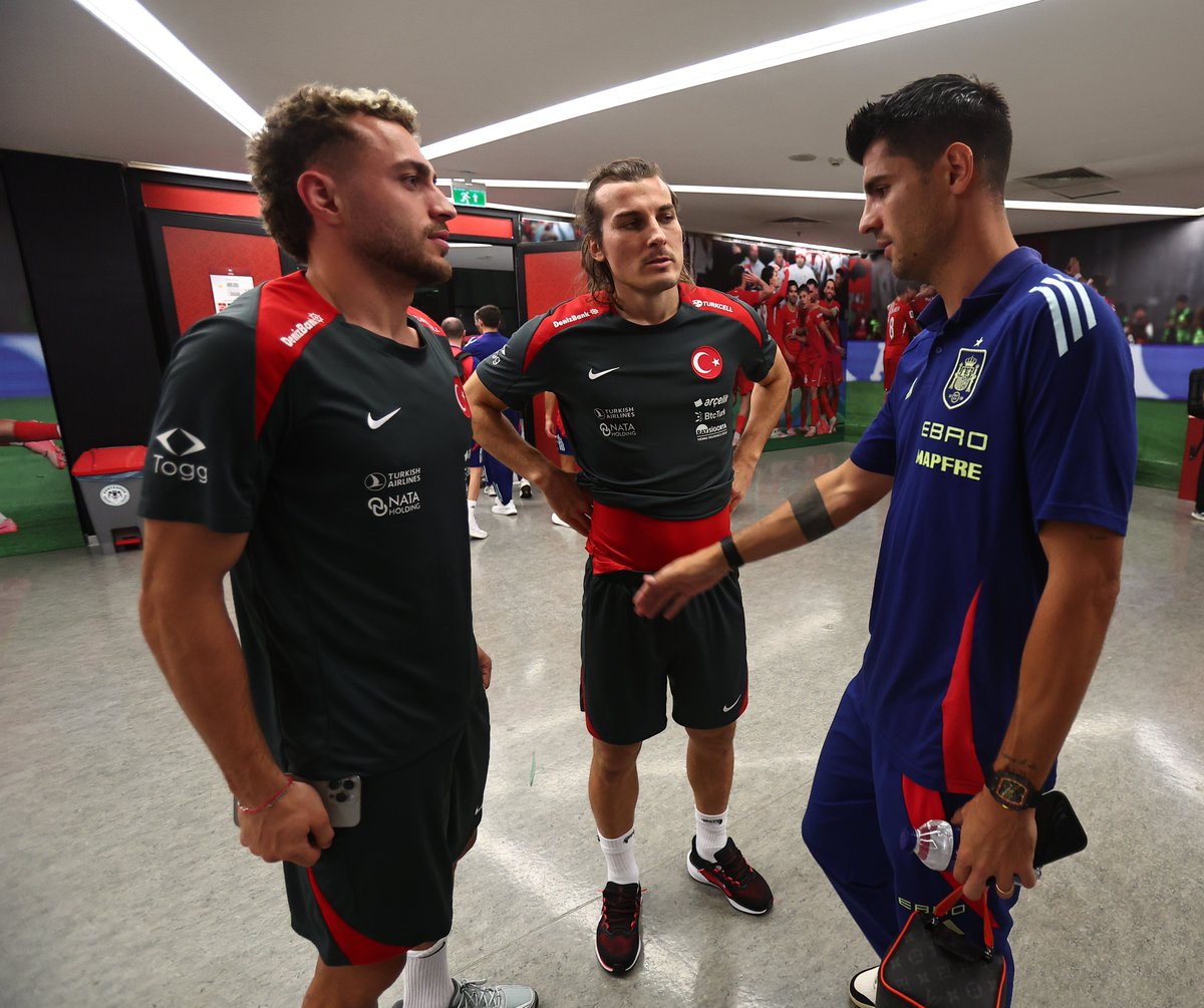 forzacimbom's tweet photo. 📸 Barış Alper Yılmaz ve Alvaro Morata. https://t.co/Aw0j5unoHv