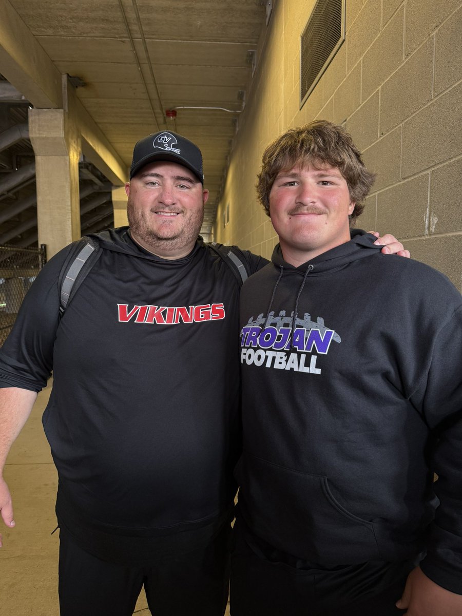 Thank you, Coach Dutcher, for your hospitality at today’s game. Congratulations on your team’s victory against #3 Benedictine. I can’t wait to return to Grand View University.
 <a href="/Coach_DutchOL/">Adam Dutcher</a> <a href="/GVVikingFB/">Grand View Football</a> #recrutement