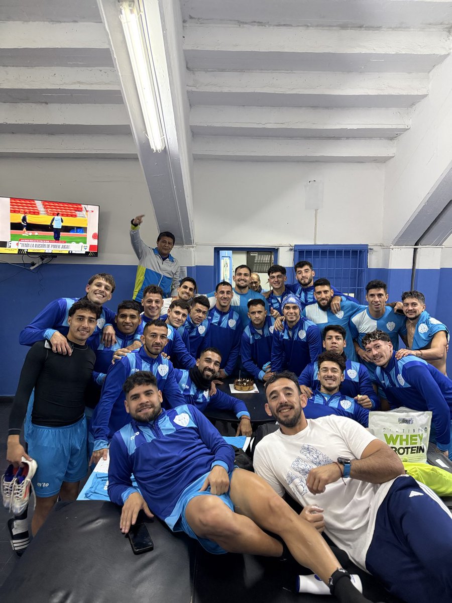 Orgulloso de este grupo que se entrega al máximo todos los partidos. Valorar lo obtenido e ir por más SIEMPRE 👊 
⁦