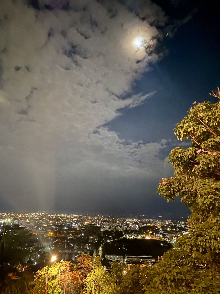 Un privilegio y un honor hacer parte de este equipo/familia <a href="/sidocfundacion/">Fundación Sidoc</a> gracias por 20 años de trabajo de corazón por la paz, las oportunidades y la reconciliación de esta región! Que cumplas muchísimos más ✨