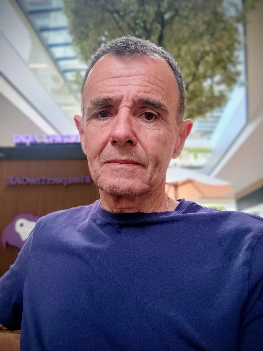 Luishechl's tweet photo. Pues tocó acompañar a mi esposa a #Averanda no se exactamente que esta buscando pero como en octubre hay boda 🤷🏻‍♂️ https://t.co/ieZiFjEruB