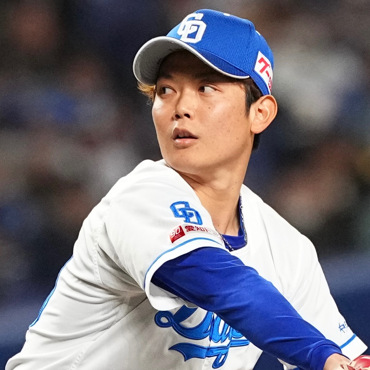 現在中日ドラゴンズで活躍中の岡田投手のサイン付きグローブ 現在中日ドラゴンズで活躍中の岡田投手のサイン付きグローブ