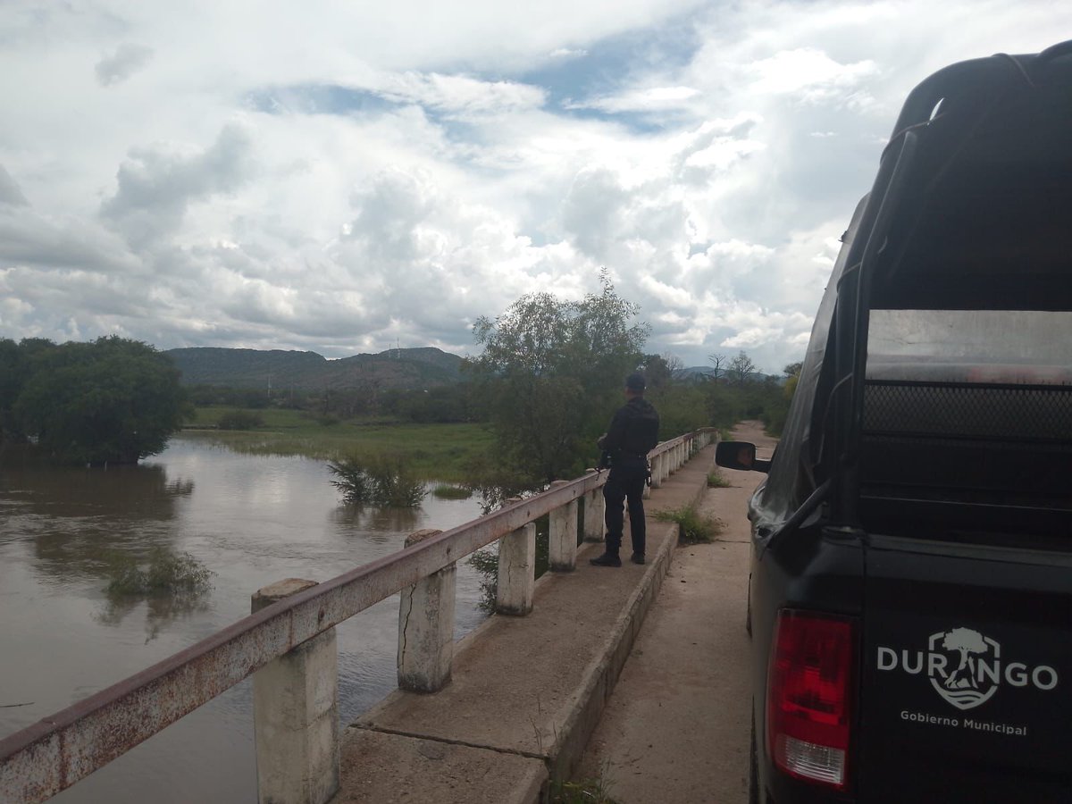 CenitNoticias's tweet image. Agentes de la @DMSPDGO están alertas en las localidades y áreas que podrían estar en riesgo debido a las condiciones climáticas previstas.