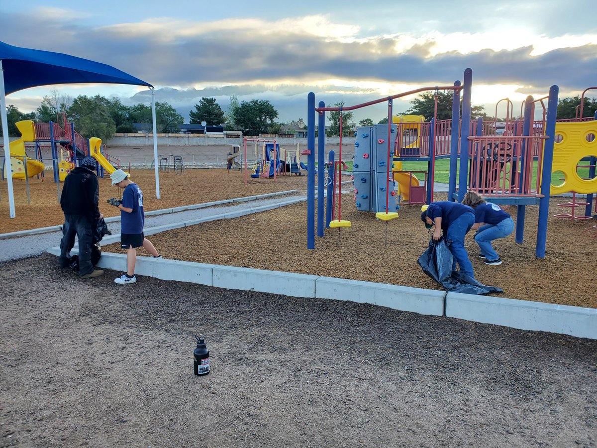 La Cueva's MCJROTC program helped with Dennis Chavez Campus Beautification this morning! This program provides a lot of community service opportunities for cadets who make a substantial impact on our community! <a href="/PrincipalLCHS/">La Cueva High School</a> <a href="/LCHS_MTapia/">Melanie Tapia</a> <a href="/LCHS_MCJROTCMI/">LCHS MCJROTC</a>