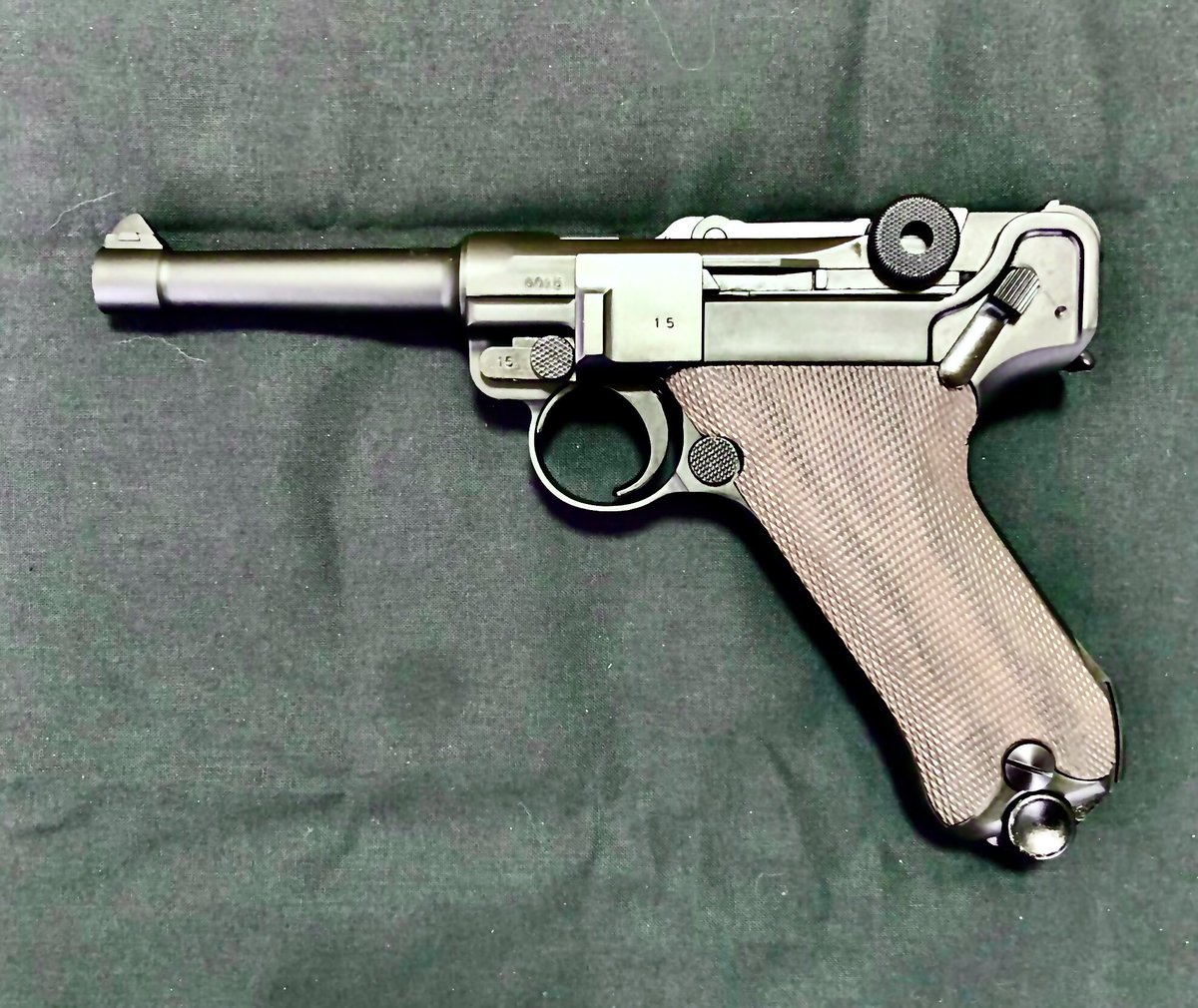 タナカ  ルガーP08 
重量
純正639g→680g(+41g) 
ウェイト追加プラグリップ