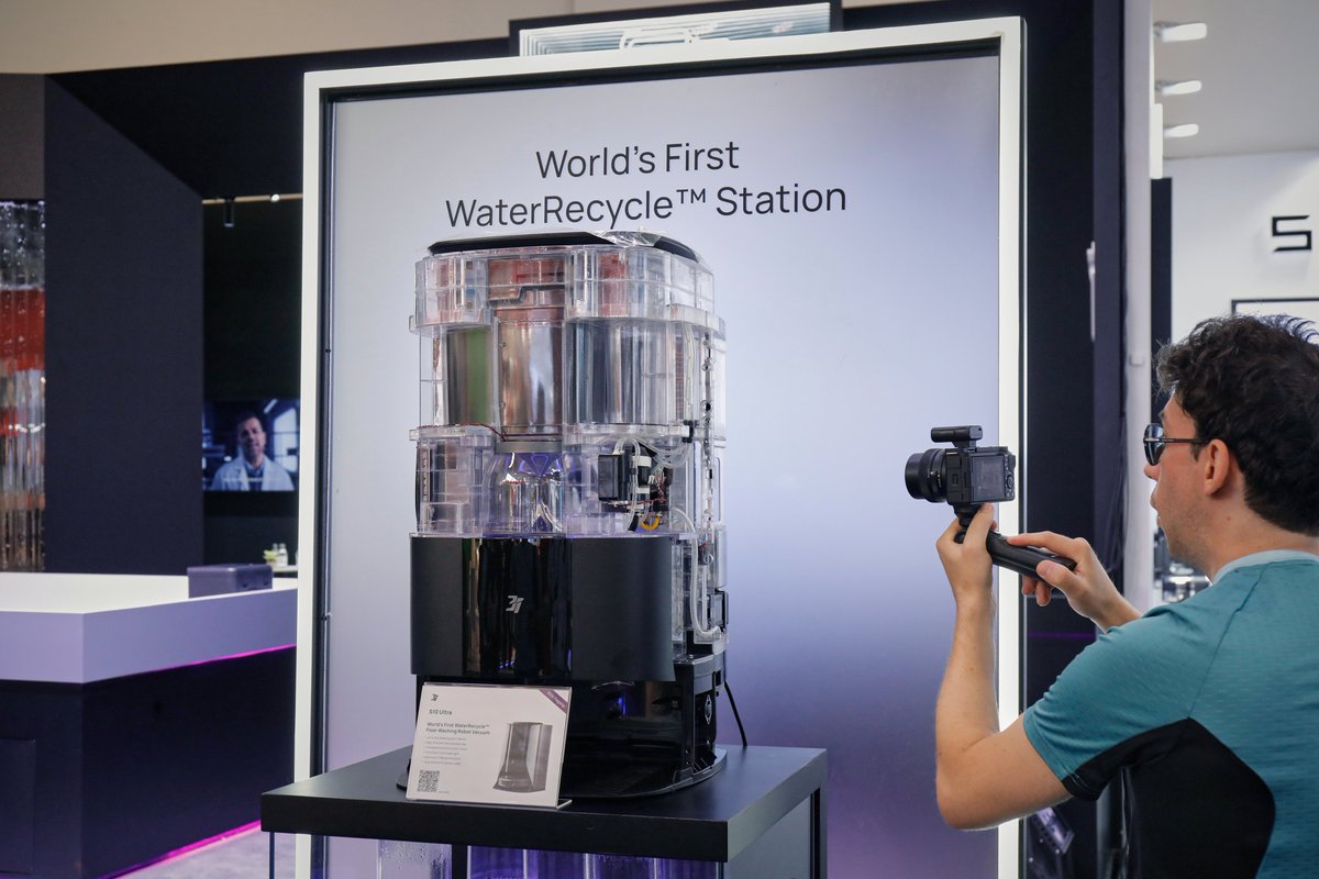 3iTech_Global's tweet photo. What fantastic days at #IFA2025! 🚀 A huge thank you to everyone who stopped by the 3i booth to experience effortless cleaning firsthand. 🤩 Who else is ready to ditch manual cleaning for good?
Swing by Hall 9, Booth 134 tomorrow for more live demos.
#3iTech #FirstToTheFuture https://t.co/D81NkhvPiU