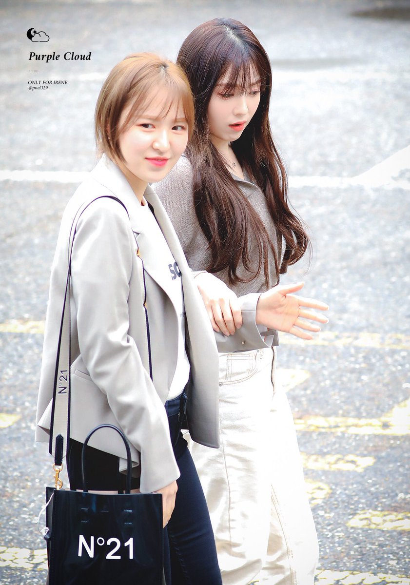 wenrenesnitch's tweet photo. 190906 Wendy and Irene OTW to KBS Music Bank 🩵🩷
#wenrene https://t.co/2U5nbLeNaZ