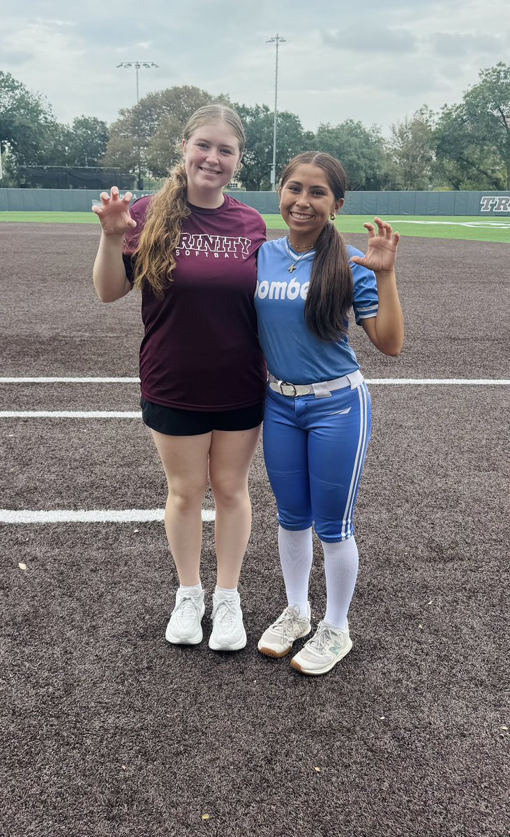 Great day at Trinity University. Thank you so much <a href="/TUSBTigers/">Trinity Softball</a> softball and Coaches for putting on a great camp. <a href="/BWittenauer26/">Bailey Wittenauer</a>  <a href="/PriscillaRiser/">Priscilla Pompa Riser</a> <a href="/coachcortinas/">Jazmyne Cortinas</a> I had so much fun learning about your program and meeting some of your team. Can't wait to come back! #GoTigers #2029🐯