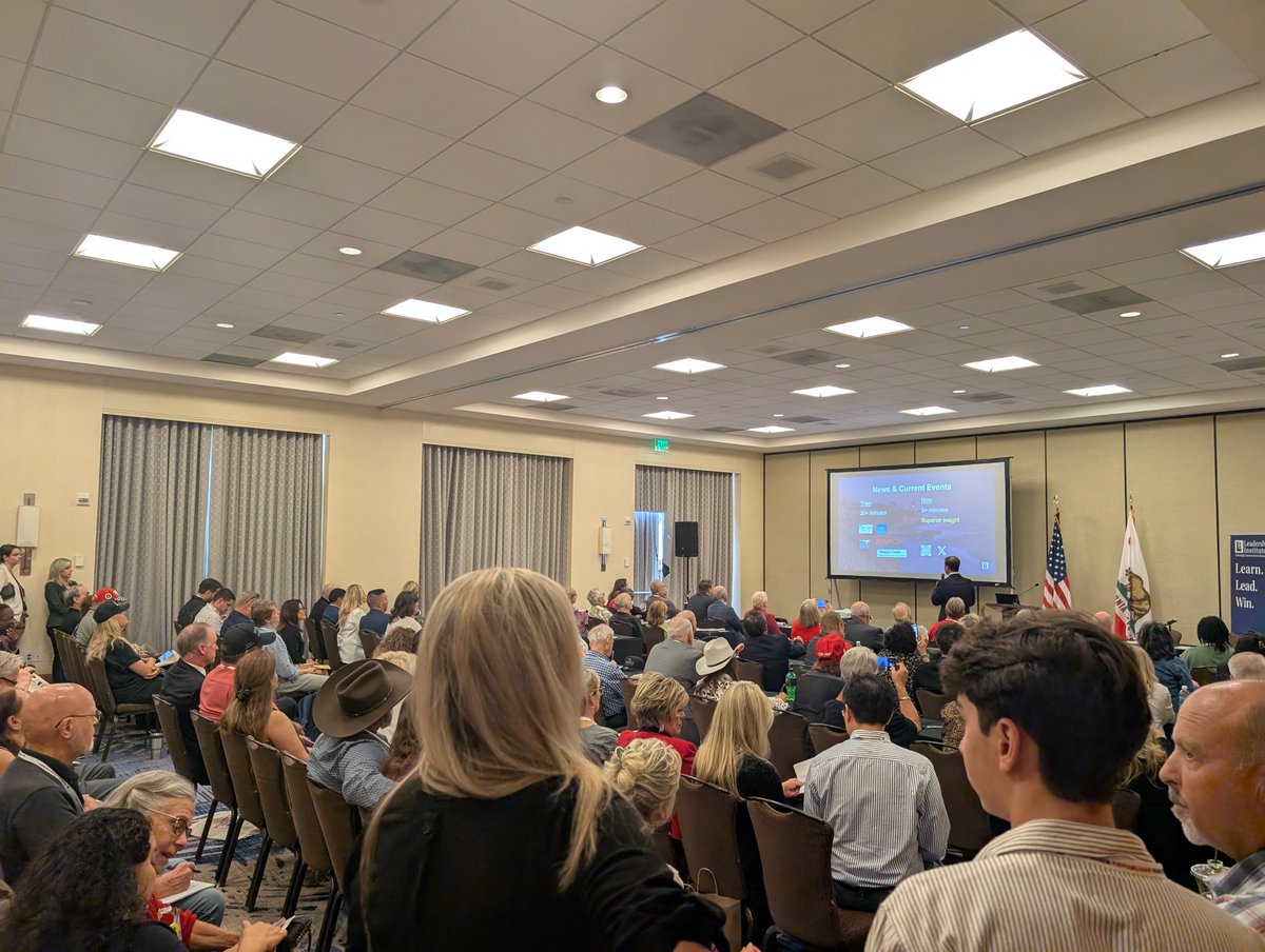 Day 2 at the @cagop convention and it's popping with full lines, full meetings, and YOUNG Republican PRIDE 🐘
