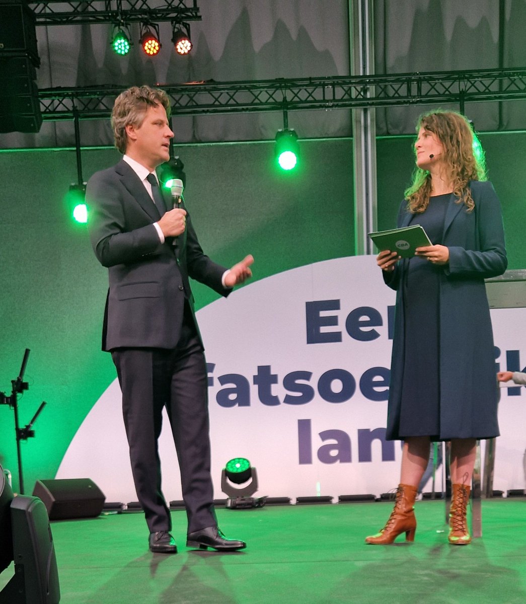 Inhoudelijk sterk en enorm goed bezocht CDA-congres. Vitaliteit in de partij is terug. Henri Bontenbal heeft daarin een grote rol gespeeld. Zijn nieuwe boek? 'Het kan echt anders'. Ik voeg daar aan toe: Het moet anders. Het wordt anders. Eer om tijdens dit congres te spreken.