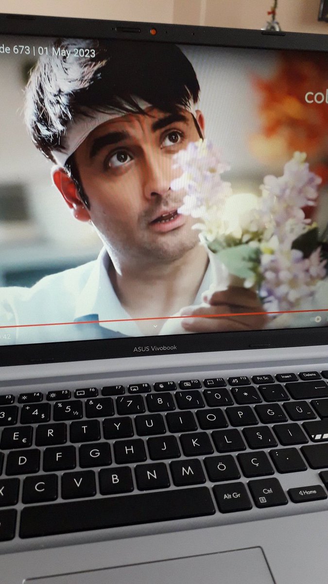 Quote Ur Favourite Pic of #VivianDsena as Sartaj Singh 

Mine ❤️

Tags : <a href="/HayatKara__/">Hayat Kara</a> 

#VivianDsena𓃵 #VDians