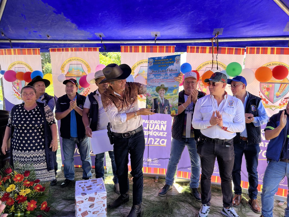 El Jefe Edil, en representación del Concejo Municipal 2024-2028 y en compañía de vecinos, inauguraron la pavimentación de 1,450 metros lineales en el sector 3 de Guachipilín, Aldea Lo de Mejía. 🚧

¡Paso a paso avanzamos hacia el desarrollo de las familias sanjuaneras!