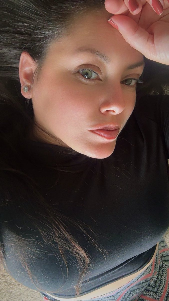 greeneyedbbabe's tweet photo. Saturday Feels 🖤
#Saturday #Relax #greeneyes #eyes https://t.co/3Rhqm00zaV