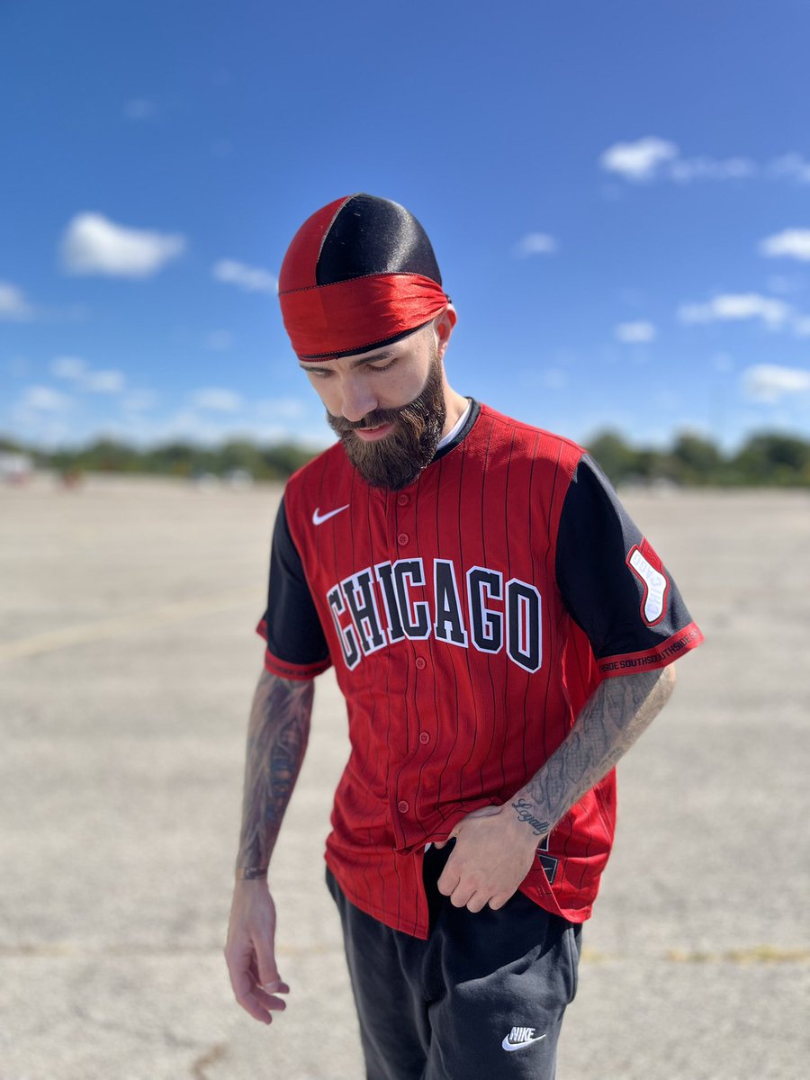 DatDudeCory's tweet image. On the scene lookin daddyish ⚫️🔴⚪️