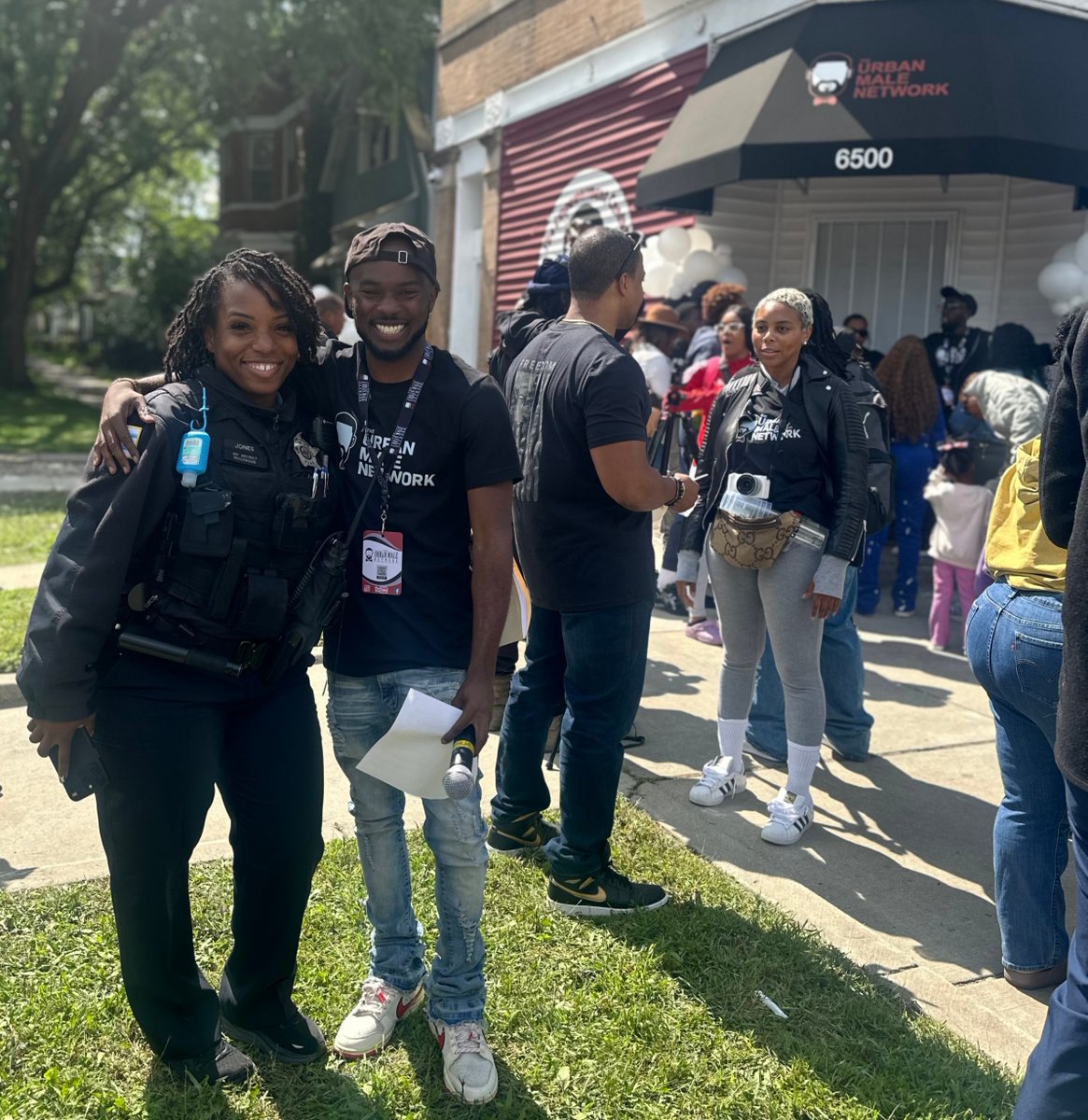 Today was the Grand Opening for the Urban Male Network Englewood location. This was a beautiful engagement with wonderful resources for the community! Thank you all for allowing the 007th District to share the moment with you all!