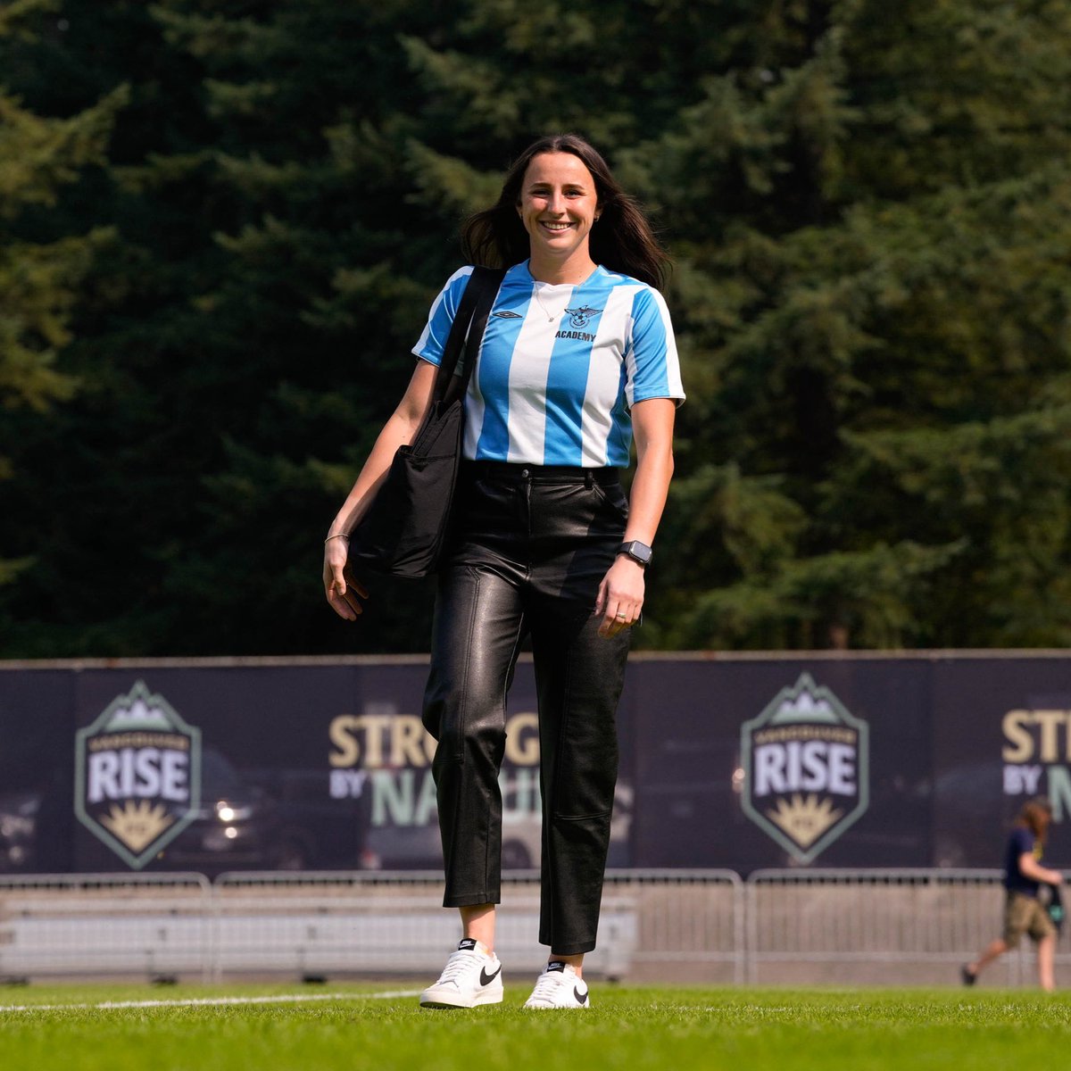 Kirstin Tynan repping her roots with the North Shore Girls Soccer Club jersey 💙