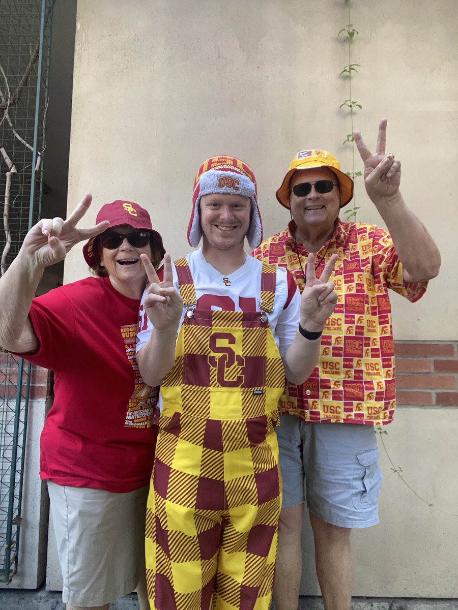 Dj_Zachattack's tweet photo. #uscselfie https://t.co/k0XTINuRxs