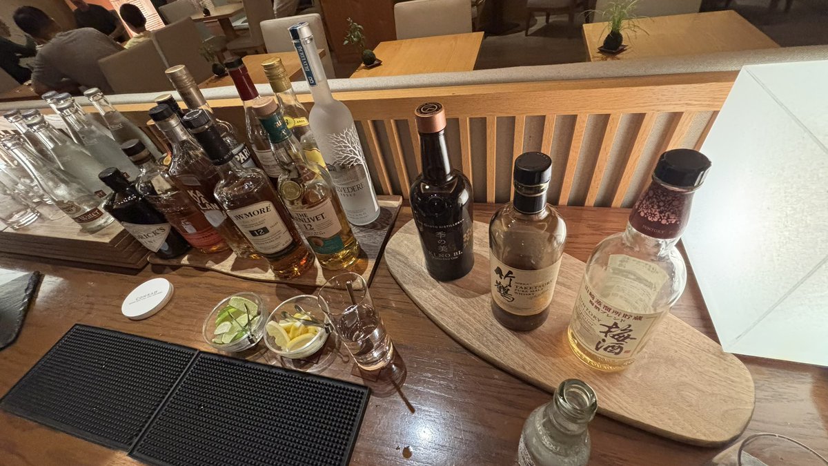 sherockma's tweet photo. コンラッド東京の良かったポイント🗼

✅高級ラウンジ
雰囲気から料理、お酒まですごく良かった🥃子供は5,000円/泊、支払いました💰

✅ベイビューのお部屋
UG頂いた最高の眺めでした😎

✅プール
高層階🏊で非日常&amp;子供も大喜び👶

✅立地
家族旅行的に動きやすくて👍

また行きたい🎉 https://t.co/fQzgU4FUNr