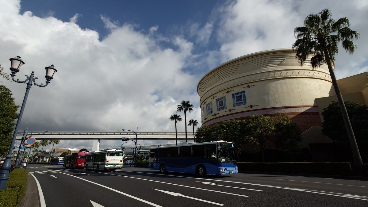 nmakita's tweet photo. いつものじゃない場所で休憩
周辺を一周したのでこれから江戸川を北上します
#ロードバイク
#spdシューズ
#magped
#江戸川サイクリング
#東京ディズニーリゾート
#corratecdolomiti https://t.co/1Rz1WkJv3H