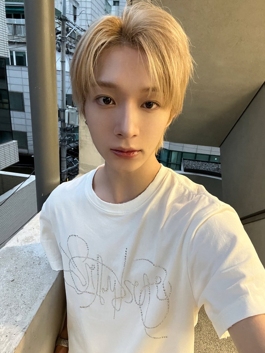 ﹙FANS ⭒ 📸﹚

⤷ #DONGWHA : seulement WeFlip 

› #동화 #KICKFLIP #킥플립