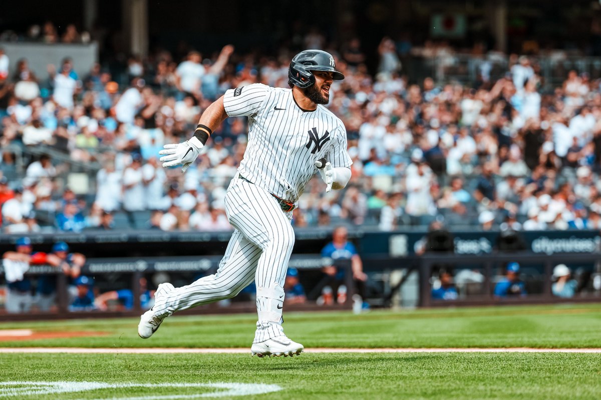 Yankees's tweet photo. Come rain or shine. 

#RepBX https://t.co/opTcqtLbJM