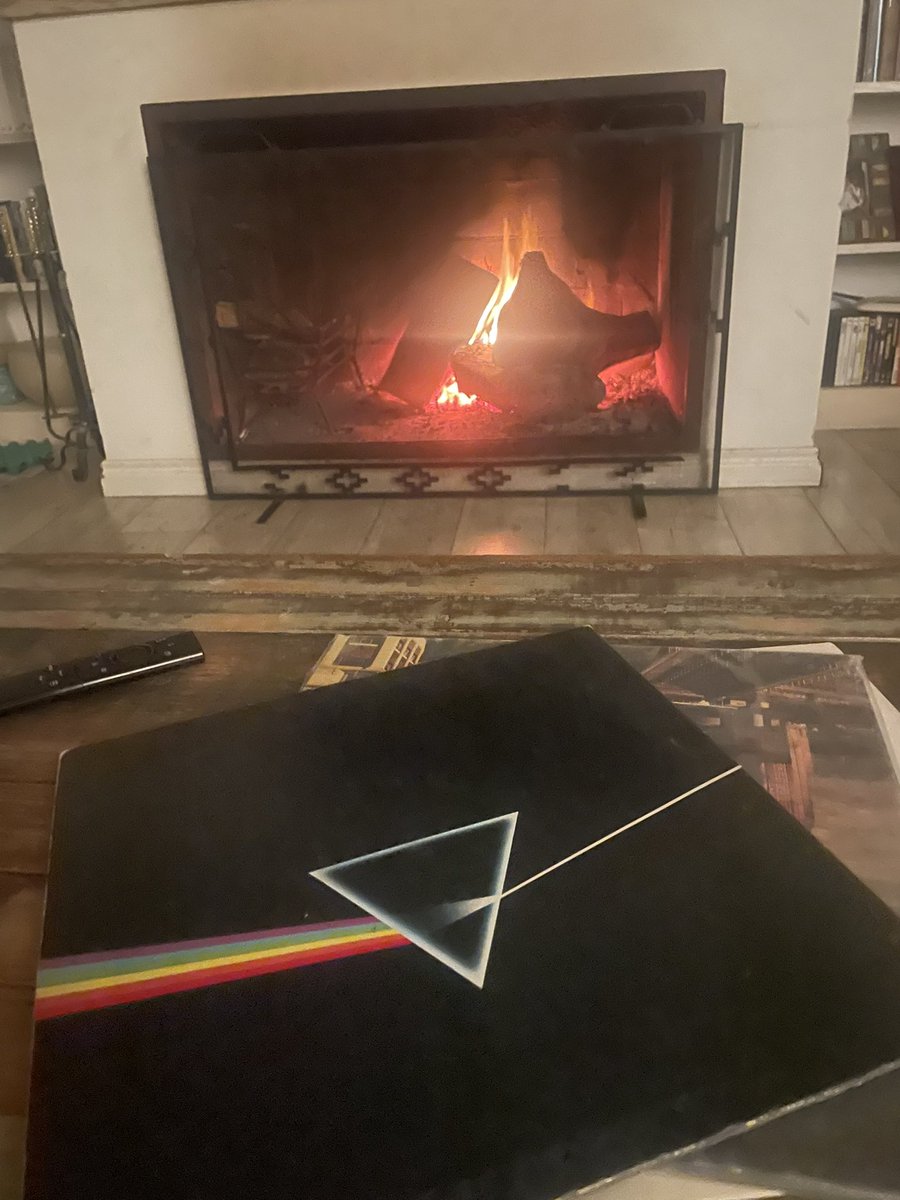 En esta ahora… Gracias al fuego. Gracias a la música…
Vamos mañana. 🇵🇱