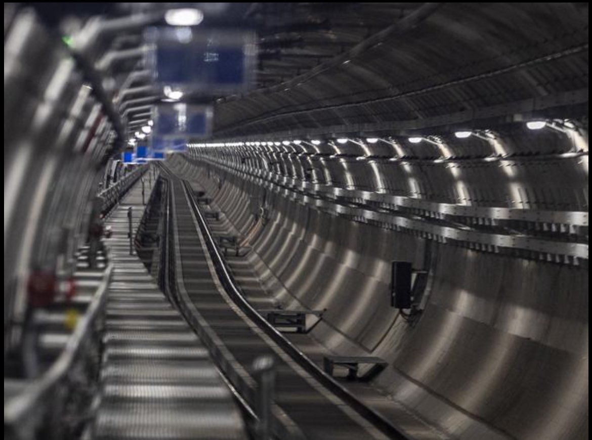 hamhammer27's tweet photo. The first services are expected to operate within months as Melbourne’s Metro Tunnel is on track to open in late November as the two remaining stations at State Library and Town Hall prepare to be handed over to rail operators, and train testing enters its final stage 🚇 https://t.co/WzPXicGYV3