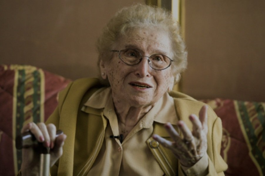 mmorenonoticias's tweet photo. A los 106 años murió Rosa Tarlovsky de Roisinblit, presidenta honoraria de Abuelas de Plaza de Mayo.

Una imprescindible. https://t.co/TuIm86FiMt
