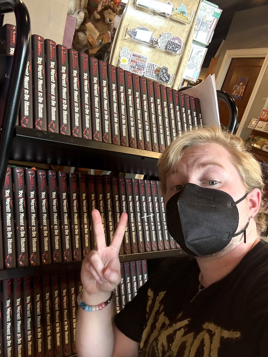 AJWhiteAuthor's tweet image. signing YWMTBH preorders today  ✌️