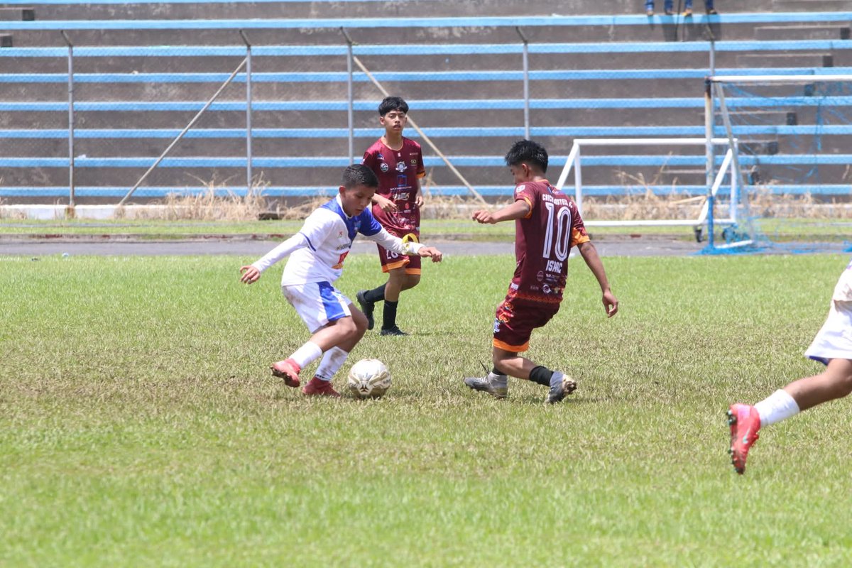 ¡Victoria contundente de nuestro Juvenil B! 💪⚽️

Con un marcador de 6-0 frente a Chichicasteco FC, nuestros jóvenes talentos mantienen su racha invicta y siguen sumando puntos en la tabla.

Seguimos trabajando con pasión para alcanzar todos nuestros objetivos. ¡#VamosSuchi! 🔥