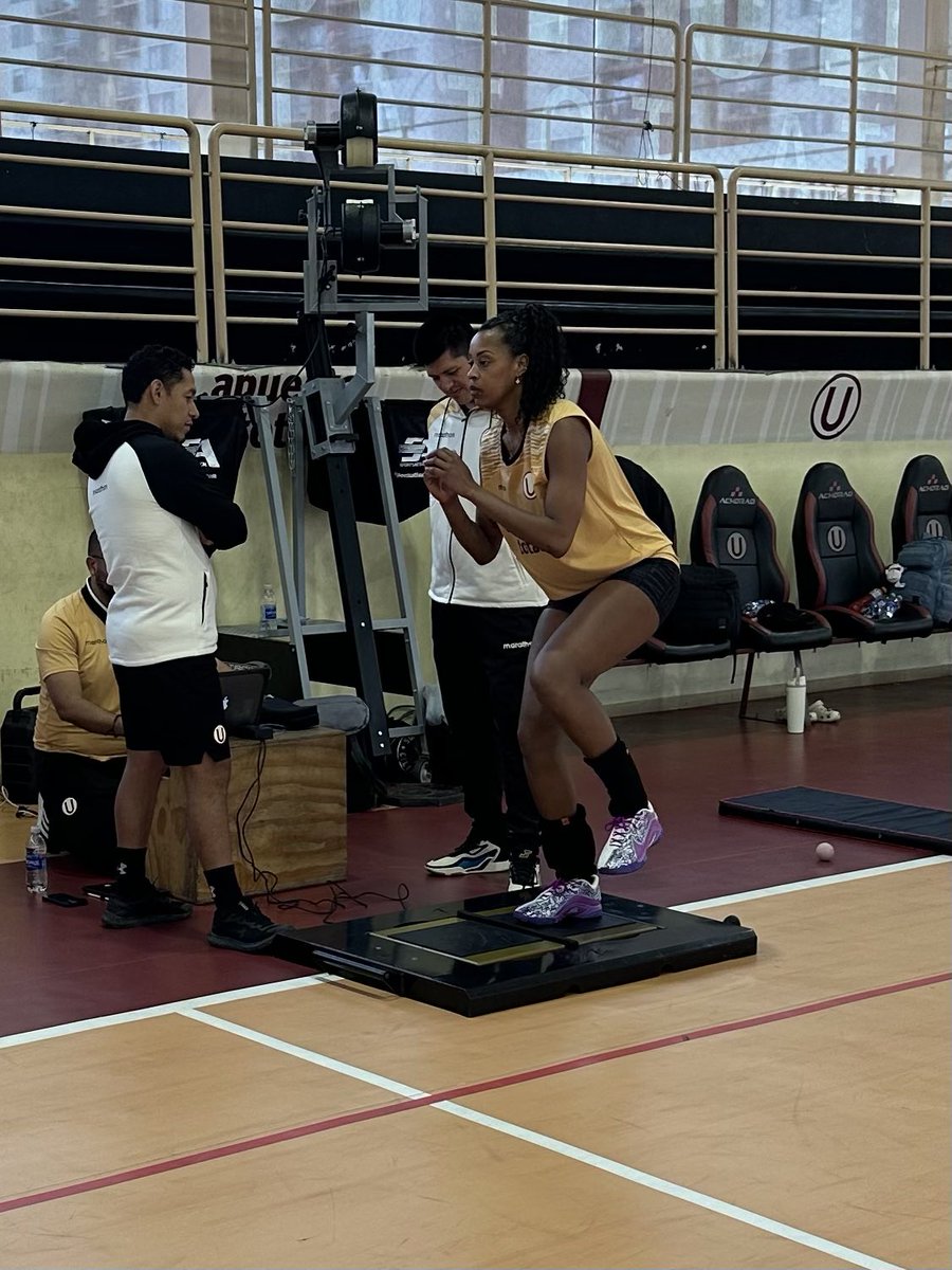 fhervas13's tweet photo. Hoy acabamos la semana con pruebas de velocidad y potencia. Sin prisa, pero sin pausa. Buen trabajo equipo. 
“Y dale U”@Universitario https://t.co/55RNu9c65Y