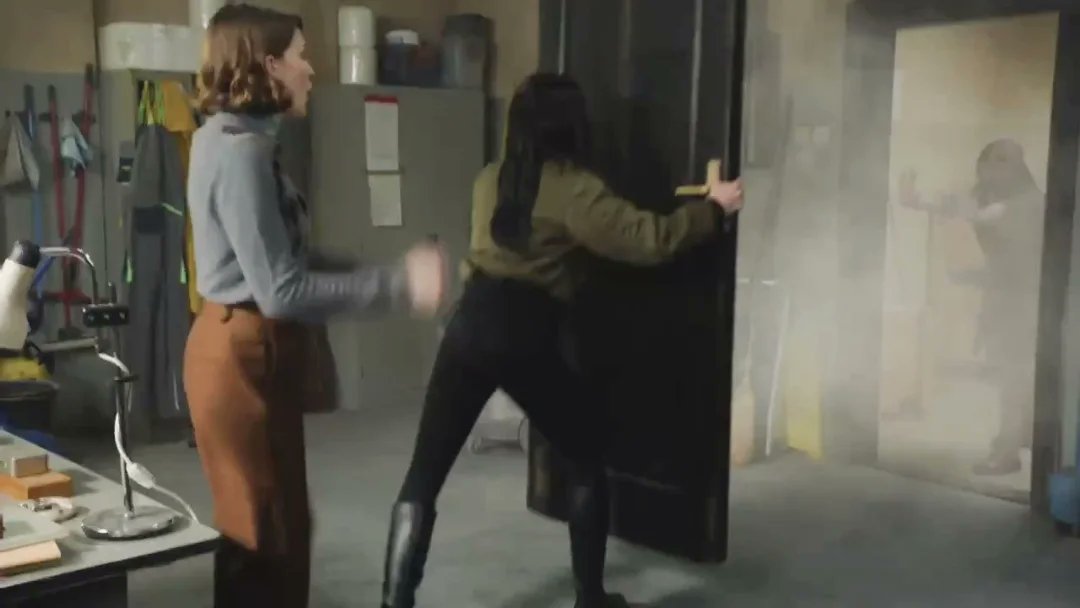 DebDarkPetal's tweet image. Some screen captures of #TheLibrarians: The Next Chapter Season 2 teaser (waiting for the release date and a trailer?!).
#thelibrariansthenextchapter