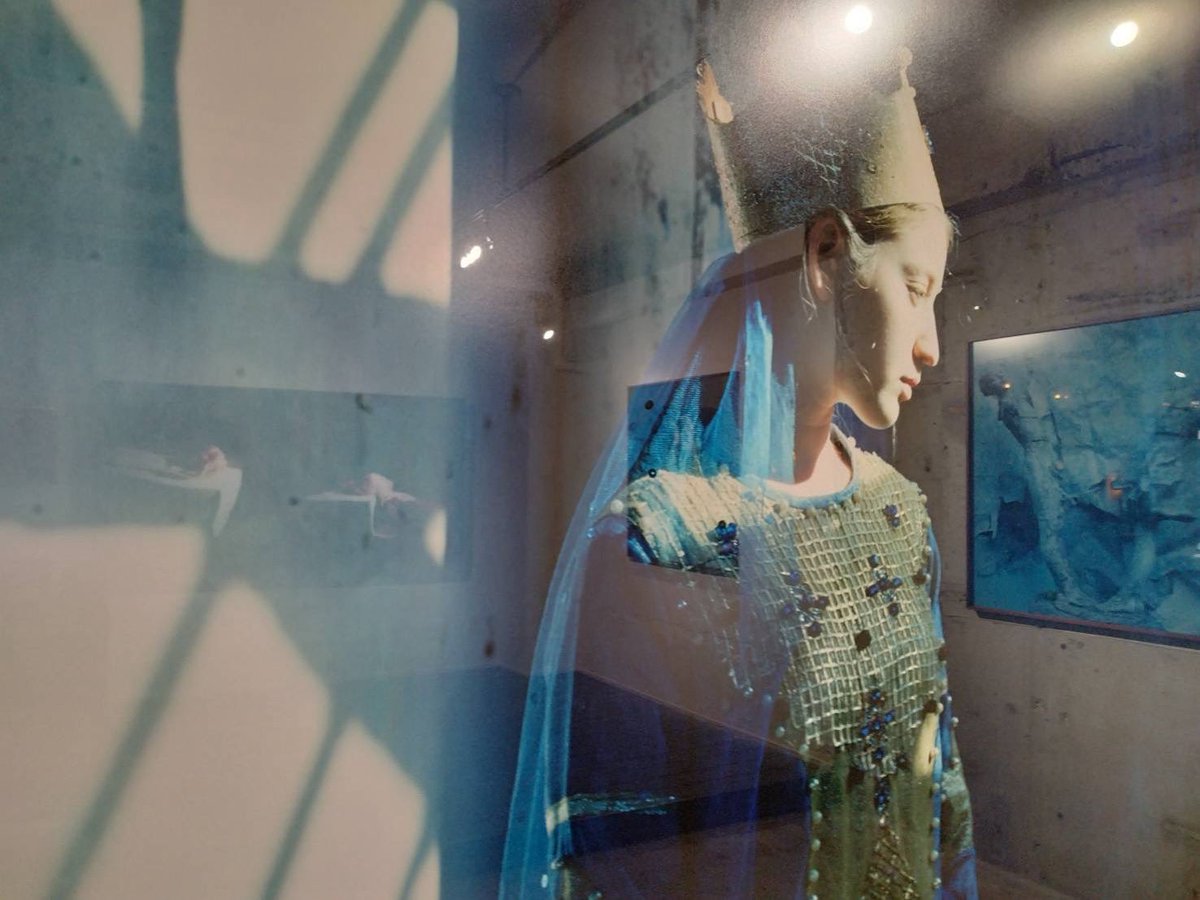 展示は本日9/7最終日✨
LIBRIS KOBACO六周年記念特別展示
山元彩香写真展『Sand, Water and Dust』@ayakayamamotoo
LIBRIS KOBACOでは3年ぶり！
ポスターサイン入り会場特別価格販売中✍️
© Ayaka Yamamoto Courtesy of Taka Ishii Gallery Photography / Film
#山元彩香
#LIBRISKOBACO