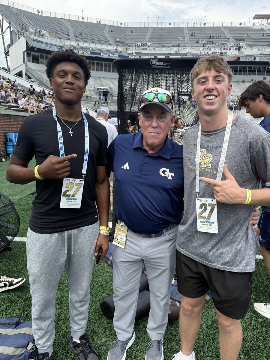 HunterLockerman's tweet image. Had a great time at the @GeorgiaTechFB game today! Thank you Coach Mcfarlin for the invite. Hope to be back soon

@MikeCollins05 @CoachDBraxton @RidgeRecruits