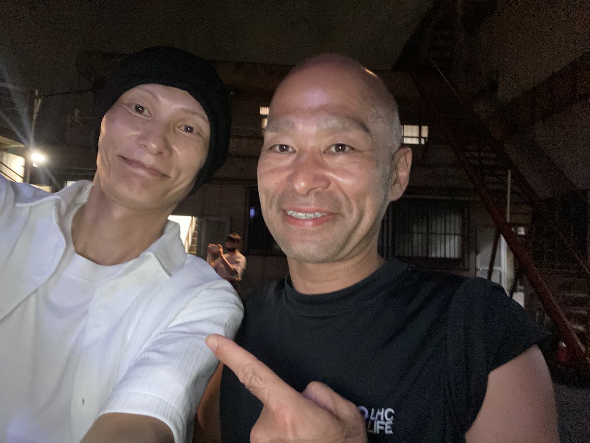 yuki_shinyoko's tweet photo. 昨日は、#山本淳一 @hehiwo1 監督の『#HELLBOT #ヘルボット』の 撮影‼️✨

撮影現場の見学 & エキストラ出演をしてきました✨

山本監督とは、8年ぶり😆✨

スタッフさんもキャストさんも良い人たちばかりで、やはり撮影現場は楽しいと実感した日でした。

「どんな映画になるのか⁉️」
完成が非常に楽しみな作品です‼️✨

映画公開時は、
是非とも劇場に足を運んでくださいませ😁✨