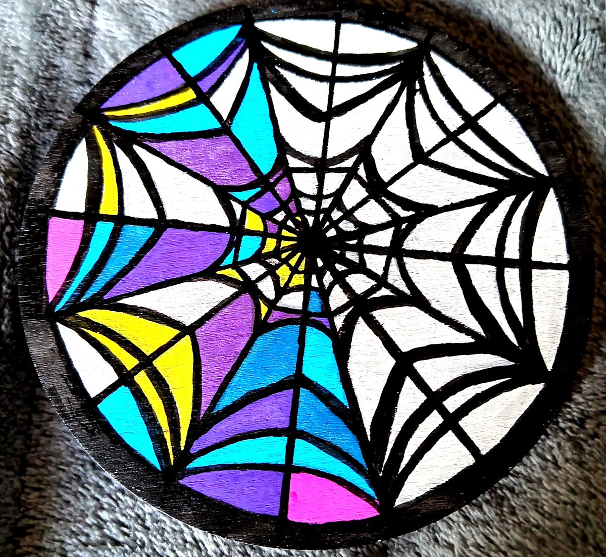 Staceylg25's tweet image. For those who know me know that im a complete #BookWorm #BookLover #AvidReader , &amp;amp; so, I figured my #KindleScribe cover could do with updating, - &amp;amp; ive created THIS #personalised cover, of 1 of my #DigitalArt pics, of a #crafting project I was creating. = #Wednesday vibes!👌😉