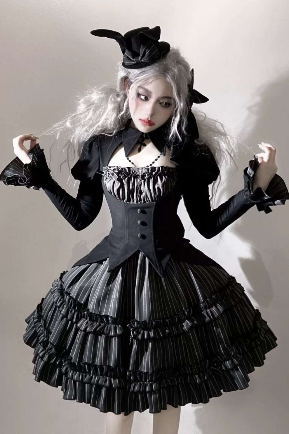 ハロウィン('07米) ハロウィン向け販促シール「HALLOWEEN 満月」黒箔押し 40Φ（mm