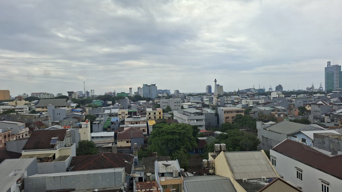 sang_penjelaja's tweet image. Dapat view yang bagus nii setelah upgrade ke nonsmoking  dapat viuw monasnya makassar juga heheh
#gaymakassar #happyfun #semeuke