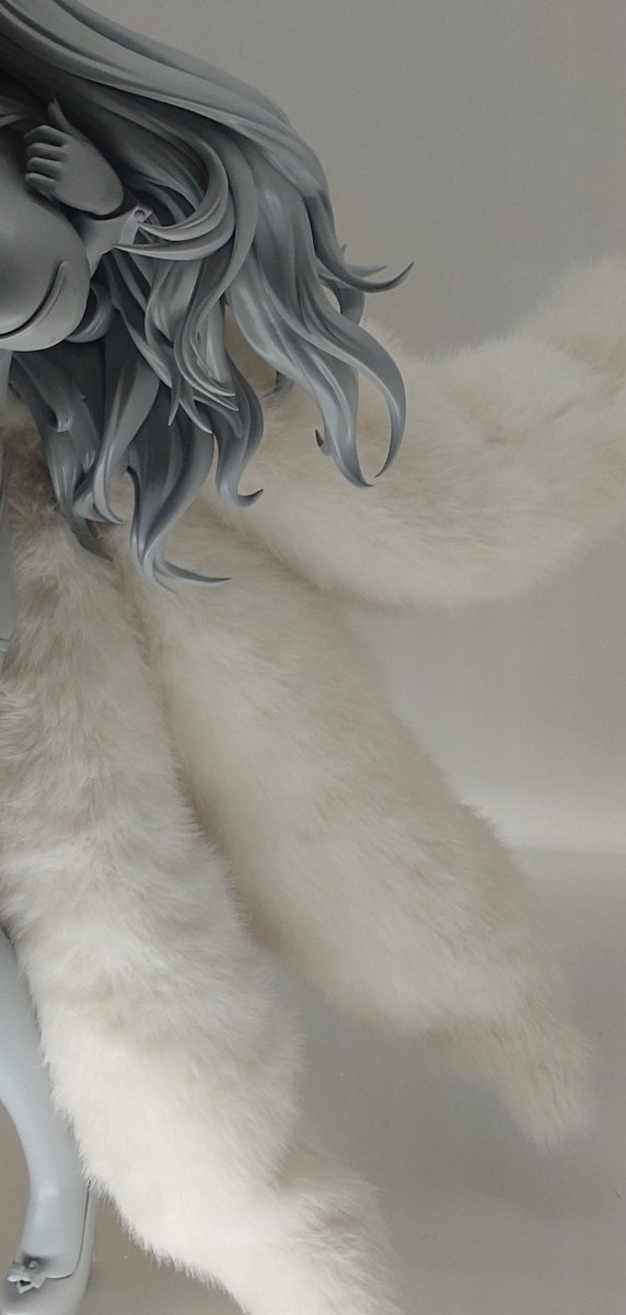 Kurena1Kitsune's tweet image. 個人的に凄いと思ったのがこの信濃さんのフィギュア🦊
しっぽが凄いや…！！以前俺がしっぽのグッズが欲しいと言った時に、三輪木さんが反応してくださって、もしかしてこれが答えなのですか😭🙏
実に美しい…これがしっぽの最高地点という事か…無限の可能性を教えてくださってありがとう🦊🙏