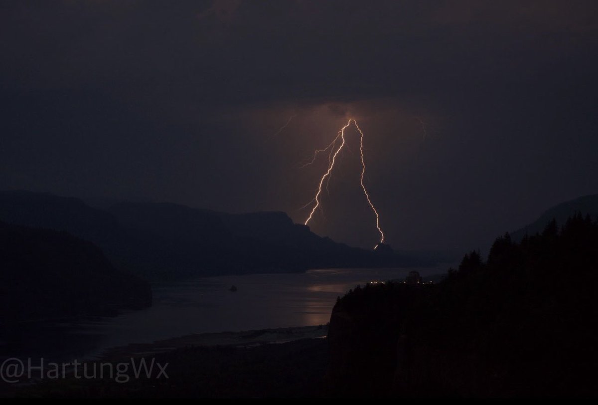 Garret Hartung (@hartungwx) on Twitter photo Lightning striking near Stevenson Washington around 8pm this evening #orwx #wawx Lightning striking near Stevenson Washington around 8pm this evening #orwx #wawx