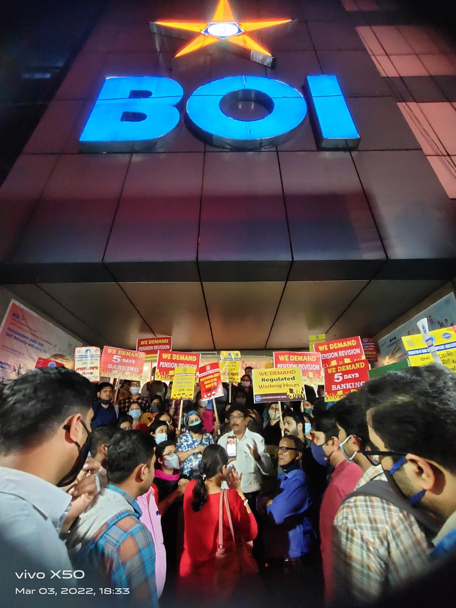 chatterjee_puja's tweet photo. @sanjaybpi @FinMinIndia @PMOIndia #BankersVoice #BankersDignity #5DaysBanking #BankNationalisation https://t.co/Tz2VO3OewB