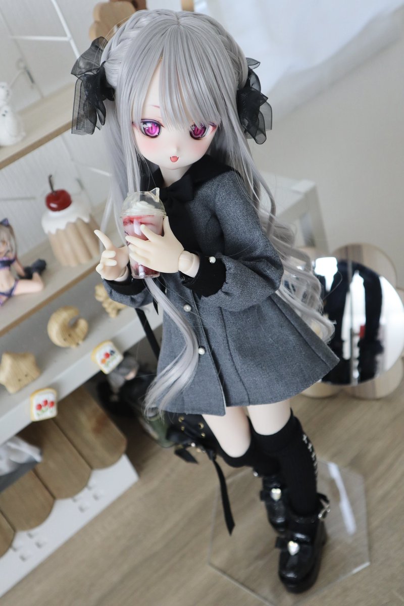 妃゜代莉ちゃんさま、久しぶりのお召し替え🍓