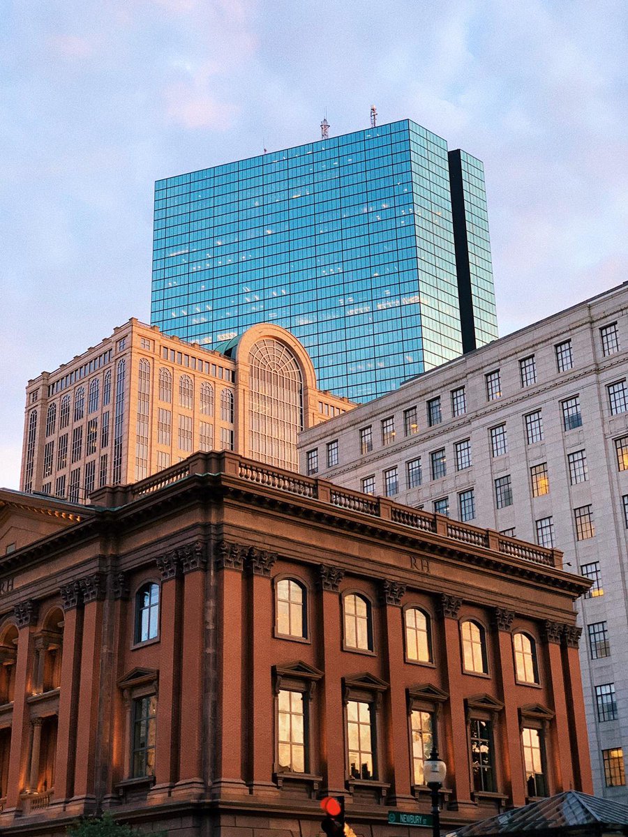 Always love the mix of old and new architecture in cities. Boston is beautiful for this. Love the way they blended the new steel and glass buildings with the reddish brick and stone ones.