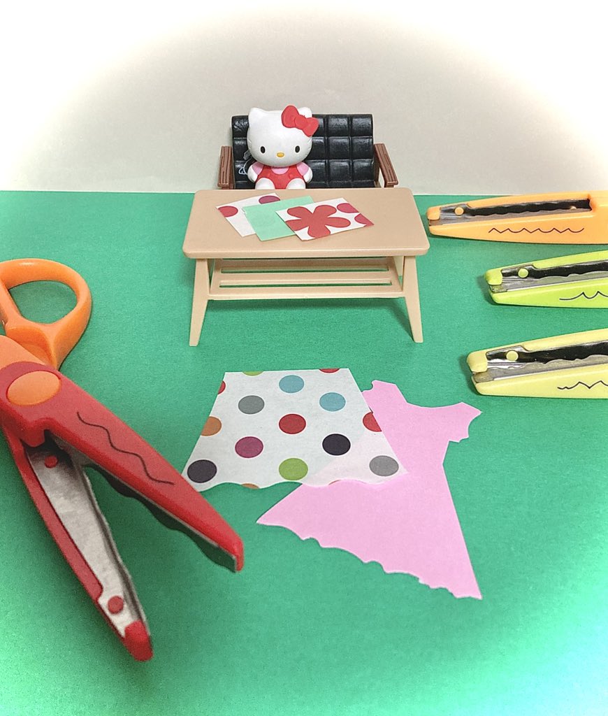 BunguHs's tweet photo. ギザギザハサミで何作ろう〜♪♪
今日はスカートかな〜✂️✂️

#今日の文具日記 #文具de日記 https://t.co/NXNuQp9u0t